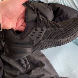 Worn twice. Nike metcon free. Size 8.5 men’s
